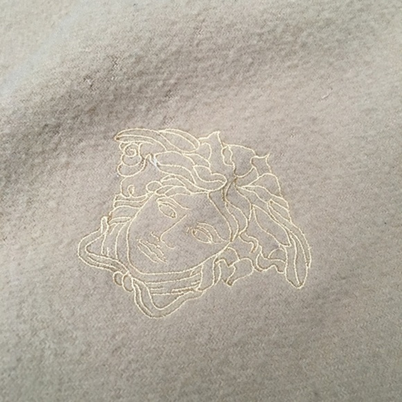 Versace wool Medusa scarf - Picture 5 of 5